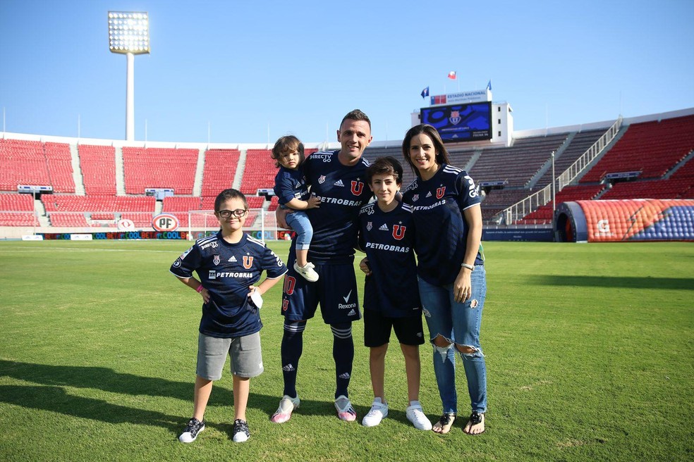 Ídolo da La U, Montillo escolheu se aposentar, em 2021, na equipe chilena — Foto: Arquivo pessoal