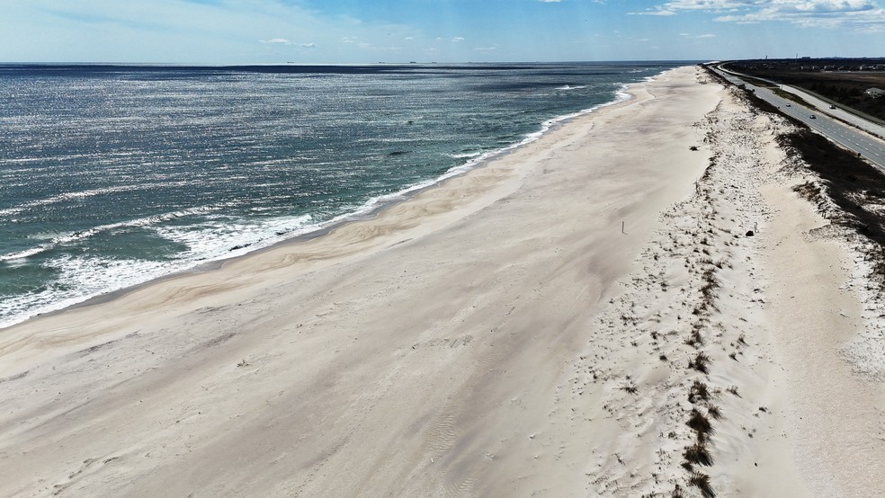 A faixa de areia de Gilgo Beach, em Nova York — Foto: SPENCER PLATT / GETTY IMAGES VIA AFP
