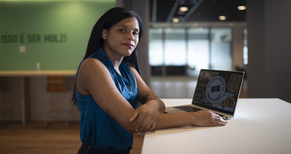 Natalia Ramos, de 26 anos, estudante de Direito e estagiária na Mondelez Brasil — Foto: Edilson Dantas/Agência O Globo