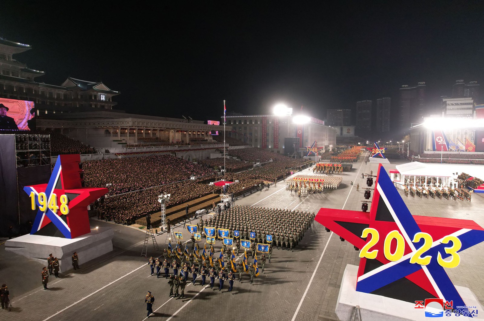 Desfile militar em 8 de fevereiro de 2023 pelos 75 anos da fundação das forças armadas da Coreia do Norte — Foto: KCNA VIA KNS / AFP