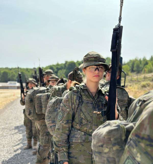 Senado quer liberar alistamento de mulheres no serviço militar