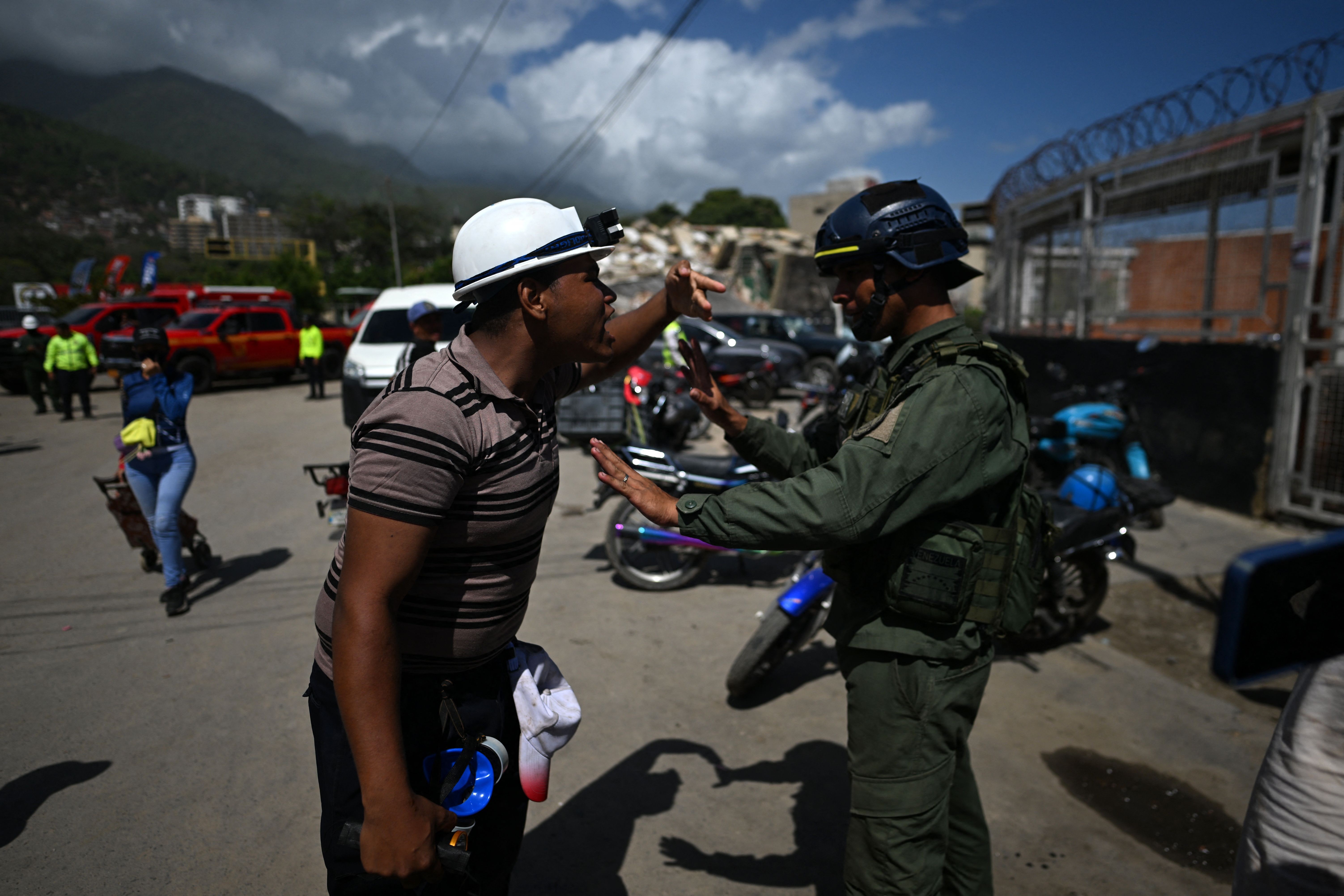 Governo da Venezuela dificulta ajuda humanitária em regiões atingidas por terremotos, denunciam grupos