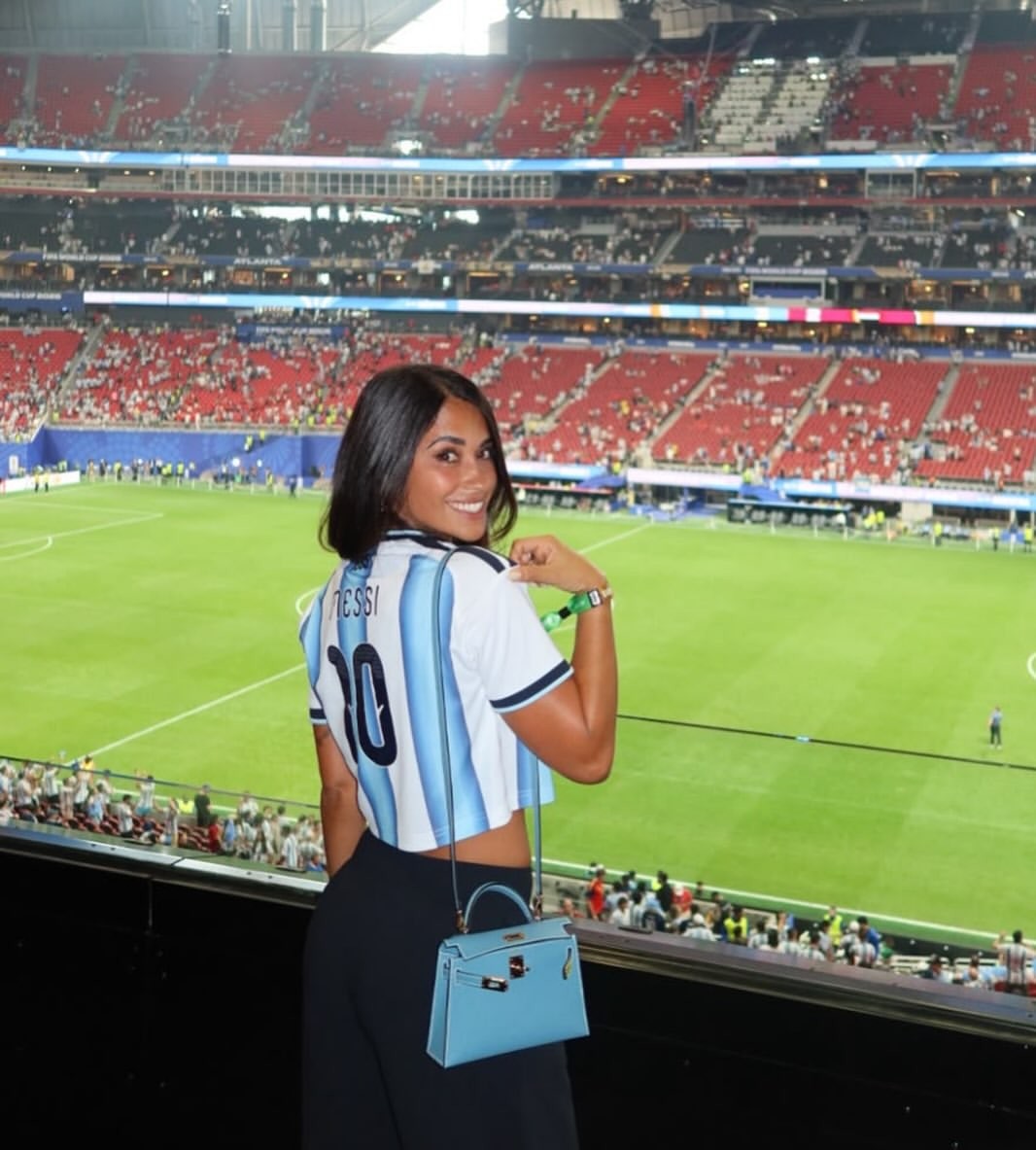 Mulher de Messi, Antonella celebra vitória épica da Argentina na Copa com recado para o marido: 'Não restam palavras'