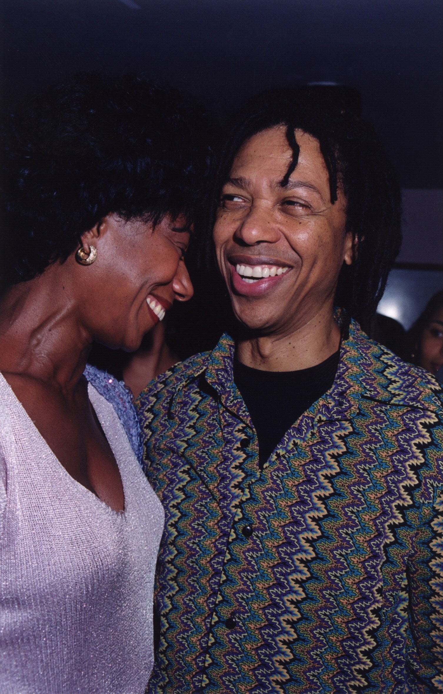 Gloria Maria and Dejavan backstage at one of the artist's shows, 1999 - Photo: Reveal/Sergio Cabral