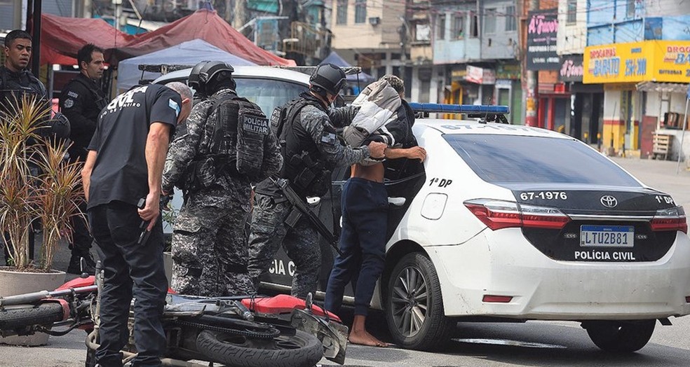 Efeitos. Prisão na Vila Cruzeiro: para ex-secretário de Segurança Pública, megaoperação não trará resultados práticos no combate ao crime organizado — Foto: Fabiano Rocha/28-10-2025