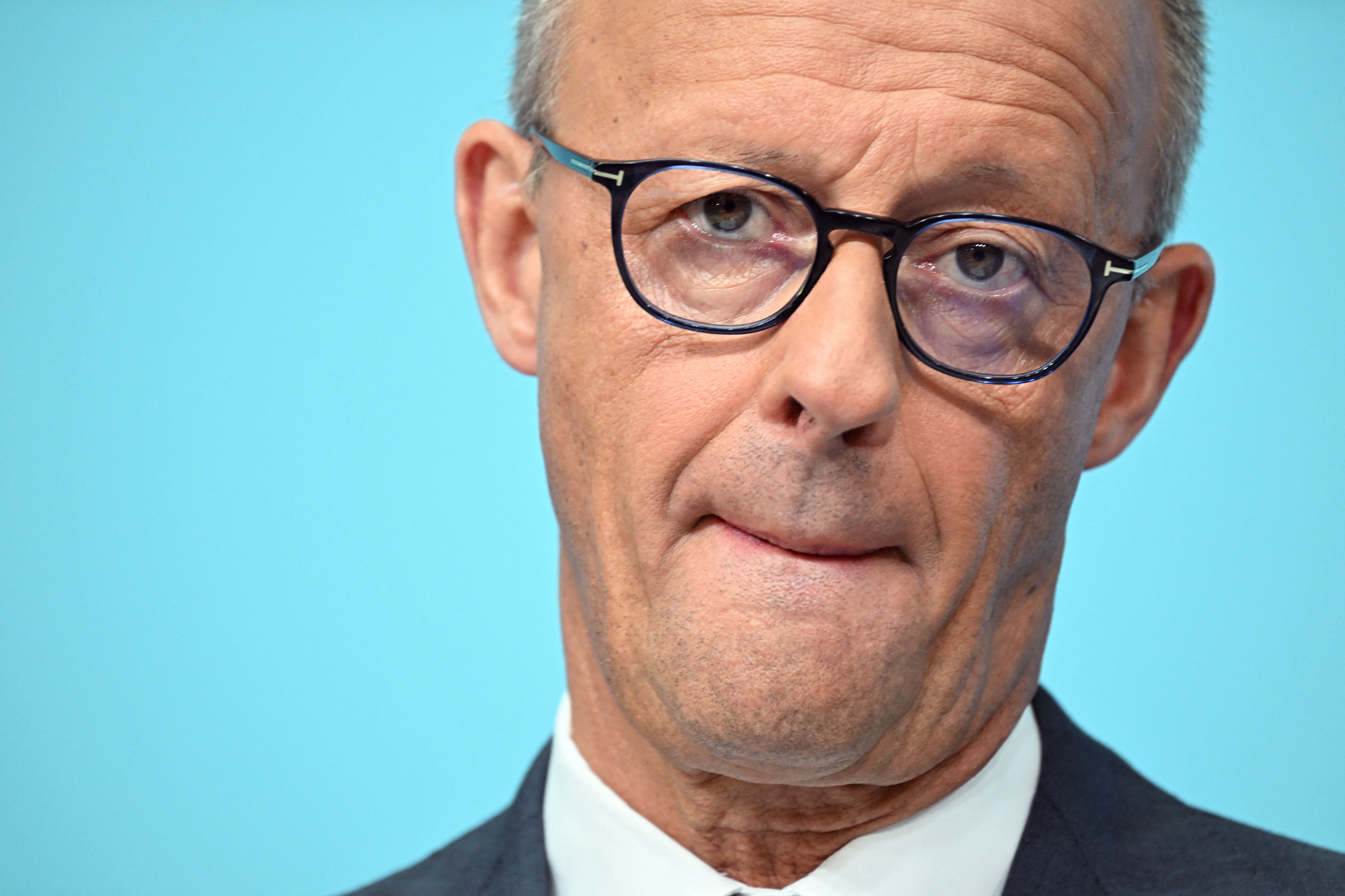 Chanceler alemão diz estar 'profundamente chocado' com vitória do AfD, de extrema direita, em eleição regional