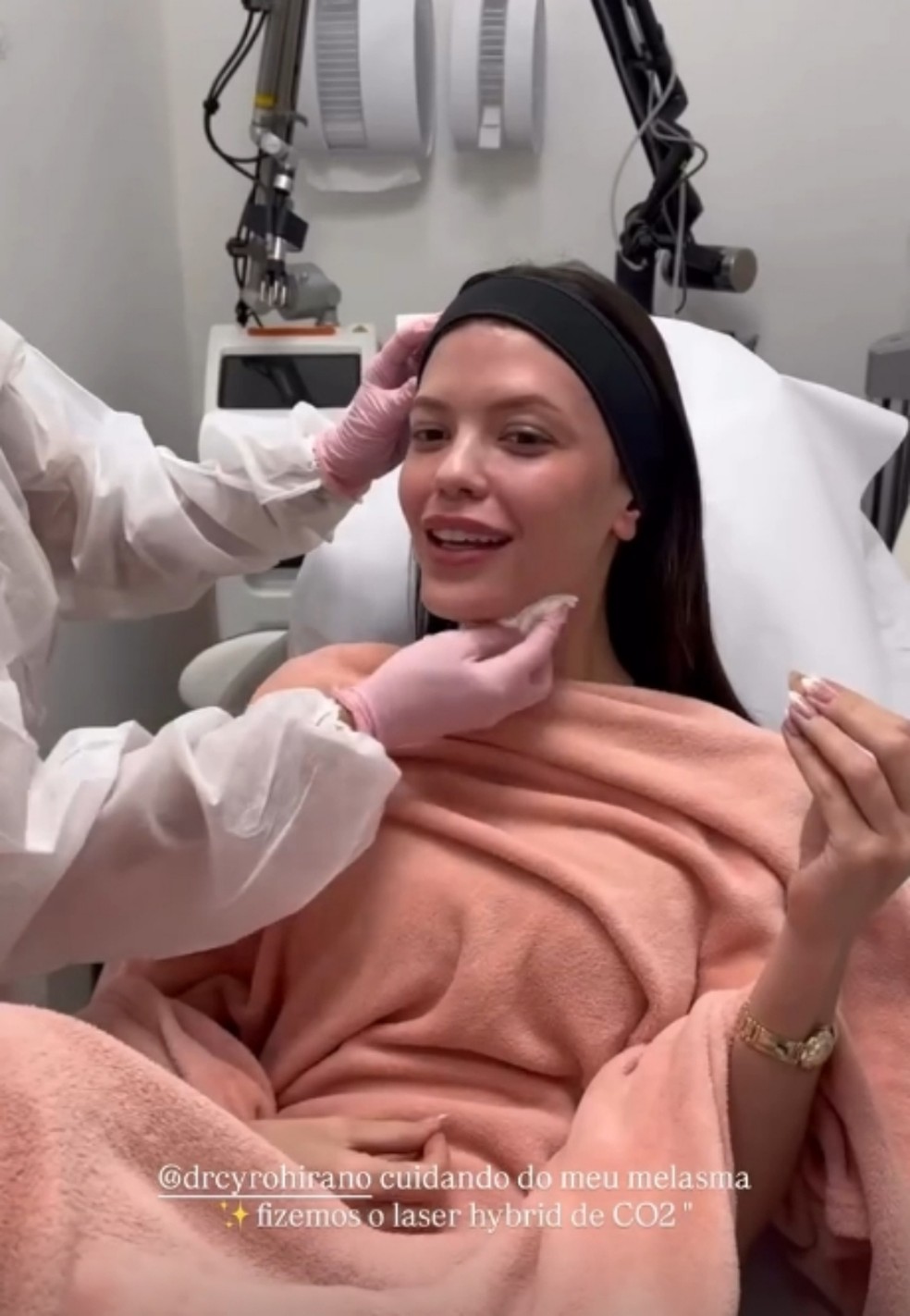 Vitória Strada aposta em laser frio para tratar melasma e rejuvenescer a pele — Foto: Reprodução Instagram