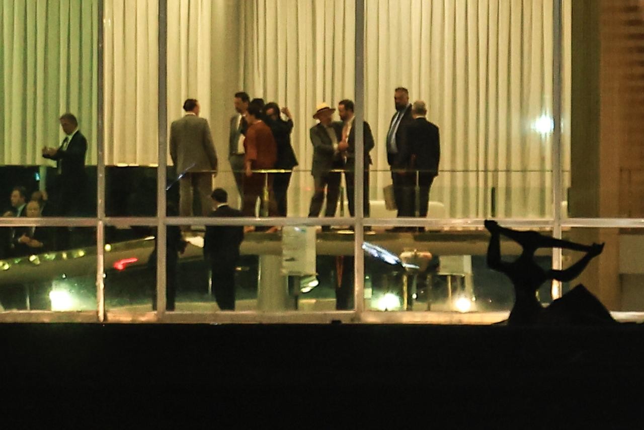 Jantar de Lula com empresários e banqueiros no Alvorada tem queixas sobre taxa de juros - QTU Questões do Universo