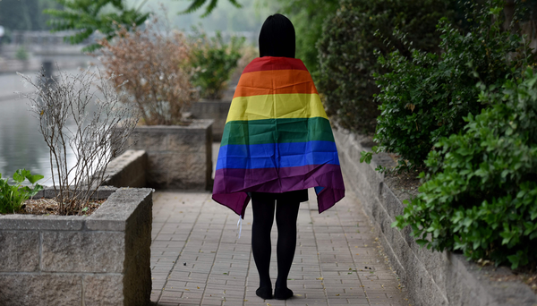 Violência e assédio contra pessoas LGBTQ na Europa atingem um 'novo pico'