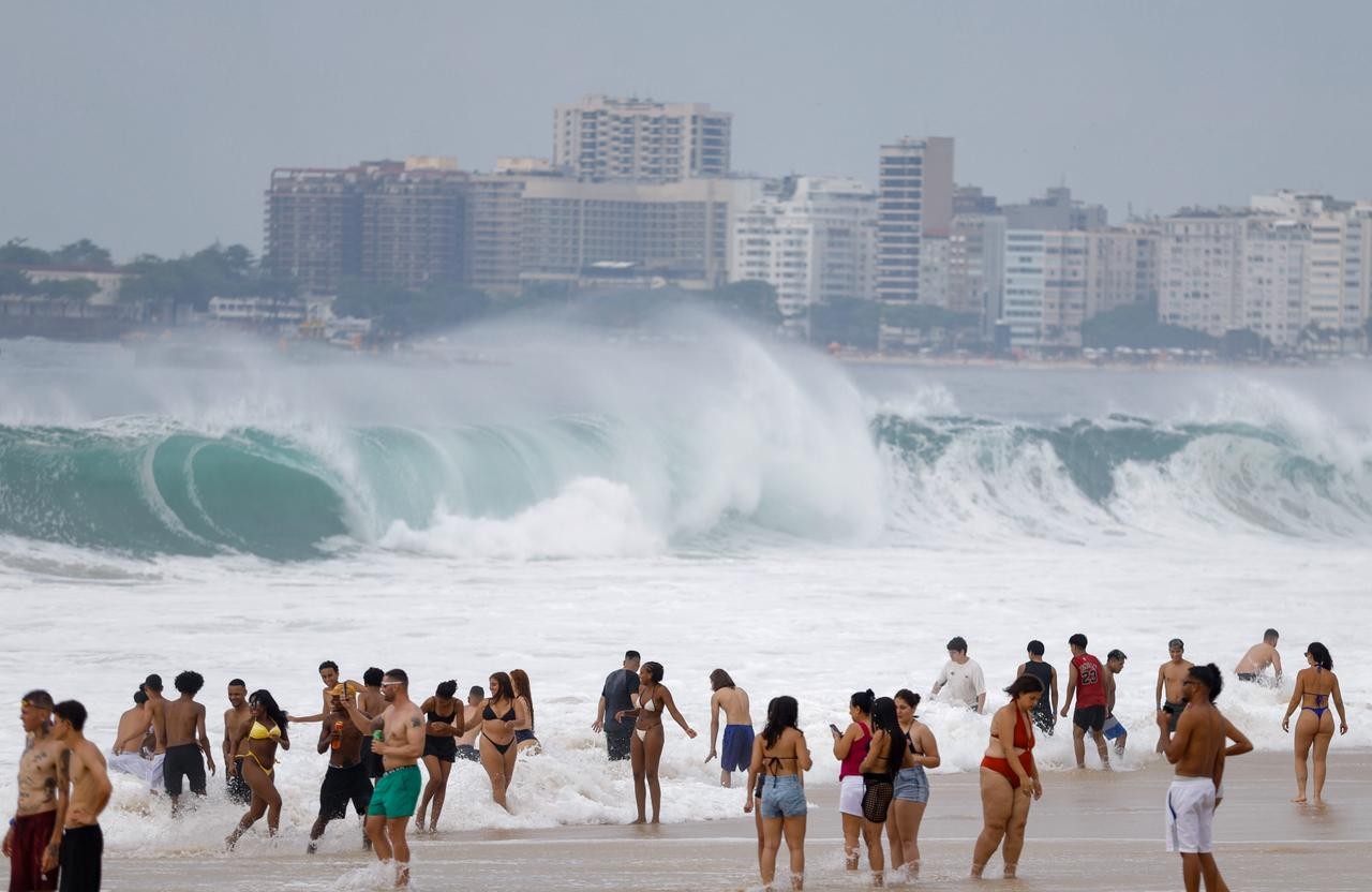 Waves at Copacabana beach