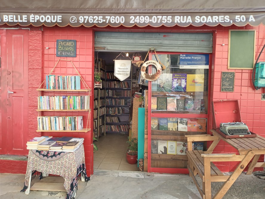 Após incêndio, dono da livraria Belle Époque faz planos para a reabertura