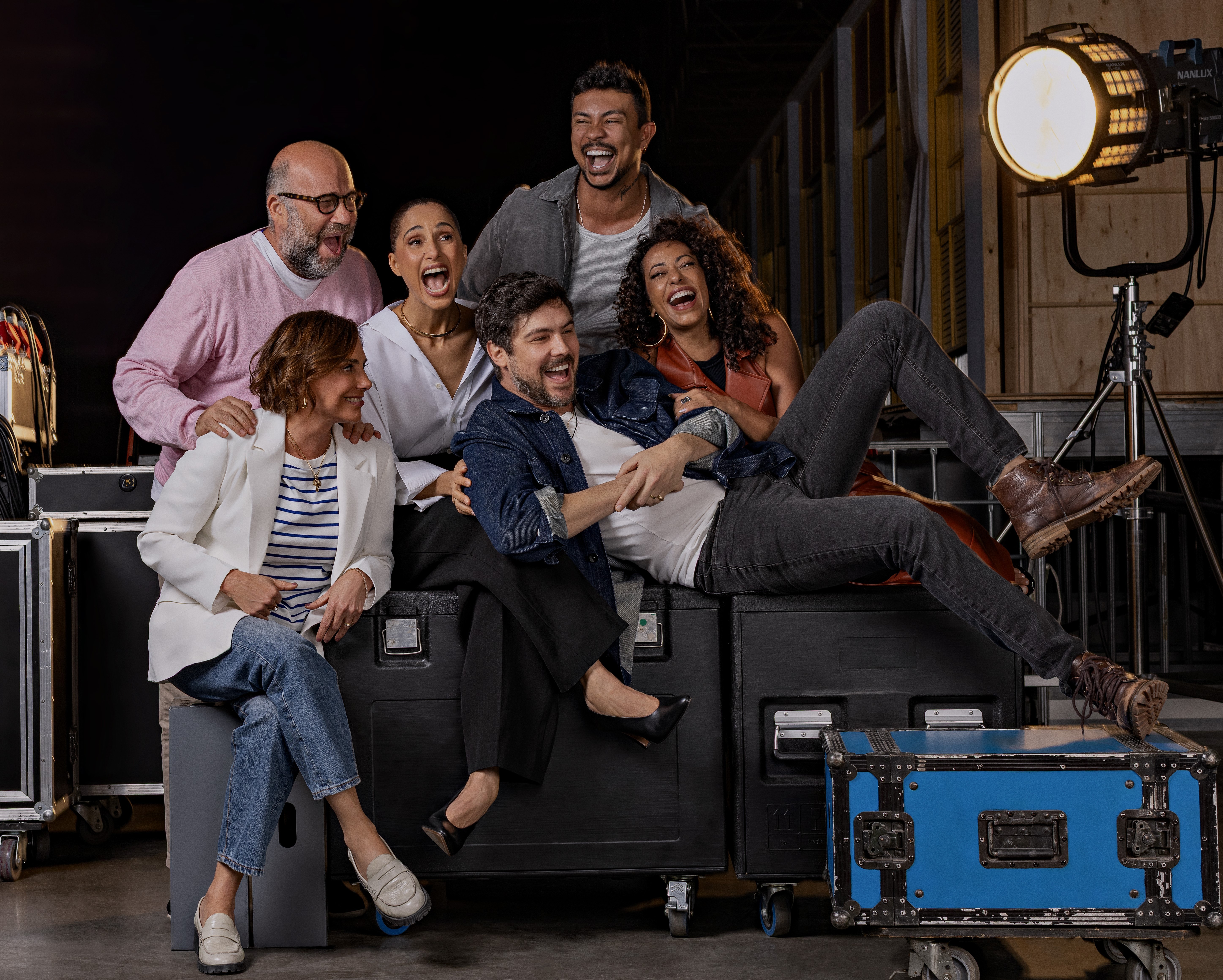 Camila Pitanga, Sergio Guizé e Xamã estão no elenco de série da Netflix do mesmo criador de 