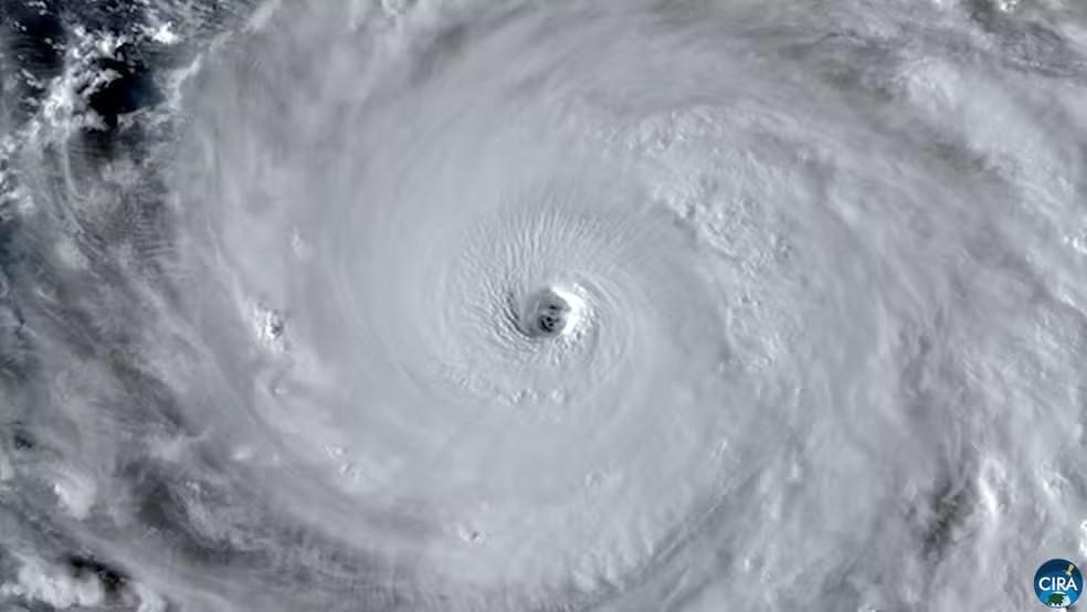 Supertufão Champi provoca alerta nas Filipinas com ondas de até 9 metros e ventos extremos