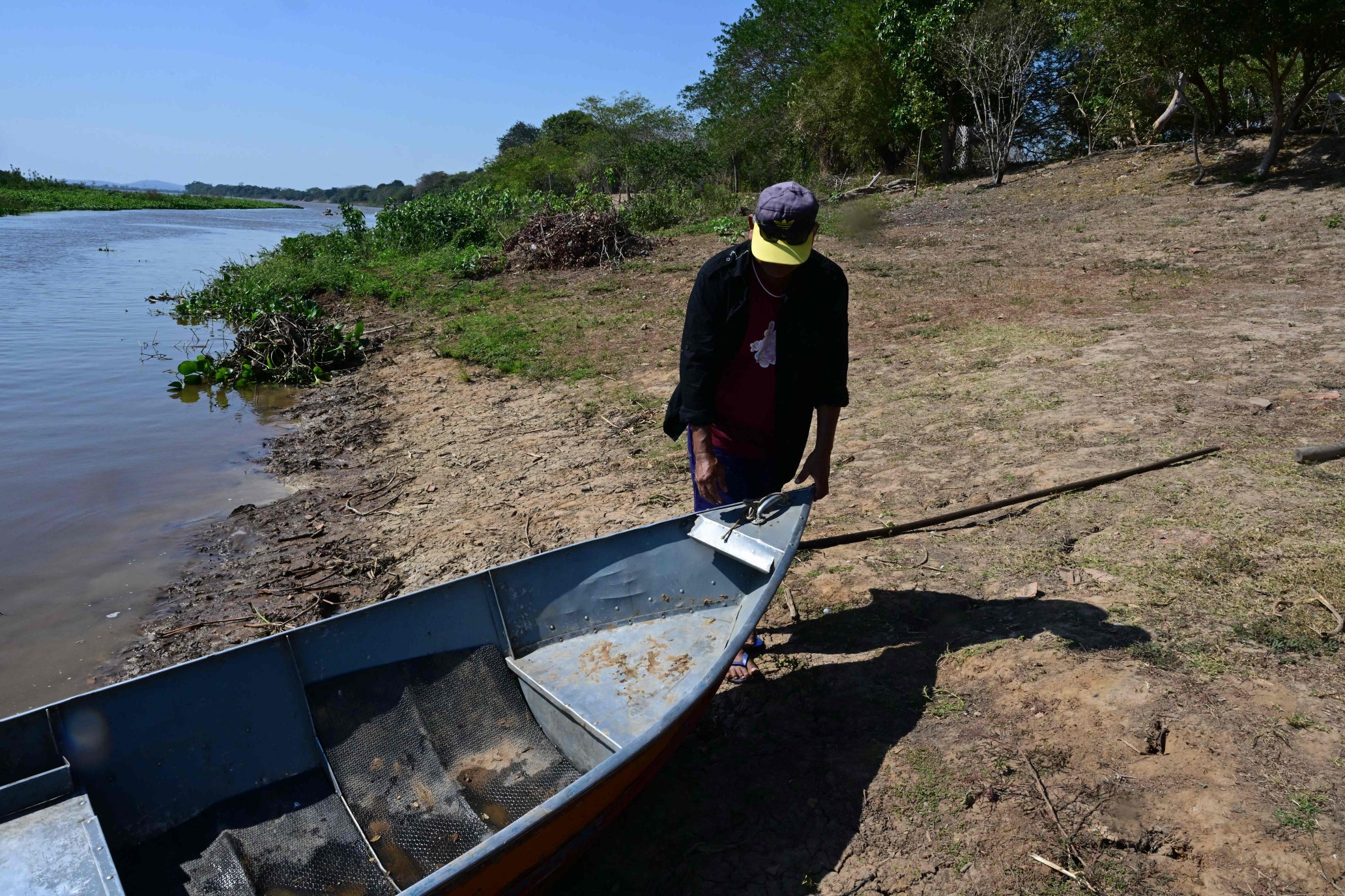 Rio Paraguai atinge menor nível da série histórica em Ladário (MS)