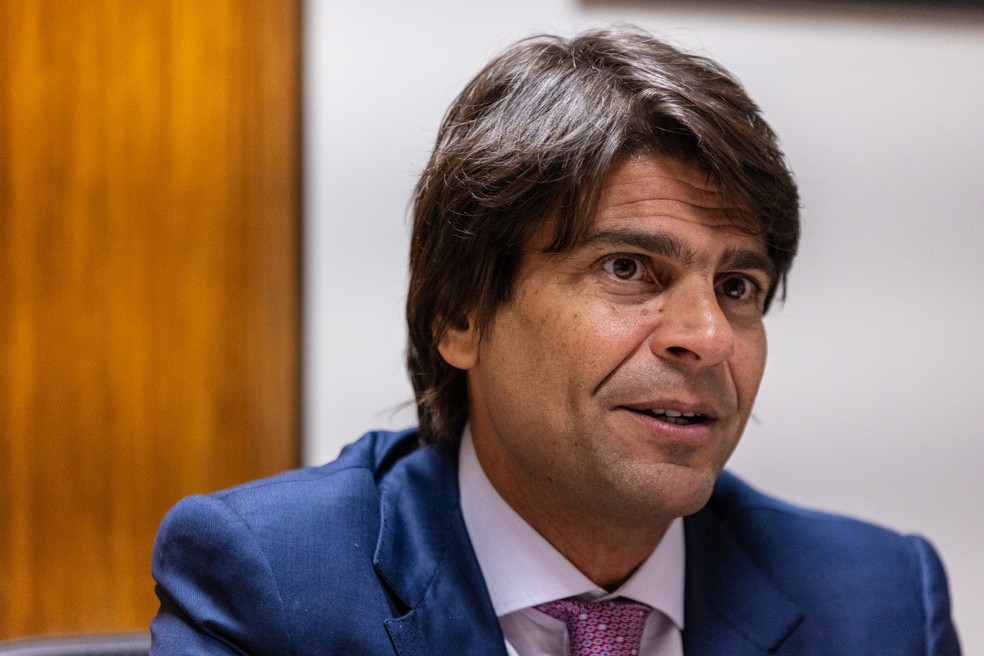 Segundo o deputado Pedro Paulo (PSD-RJ), relator do projeto de lei, novas regras impediriam os governos de extinguir ou criar políticas públicas sem avaliação técnica — Foto: Brenno Carvalho/Agência Globo