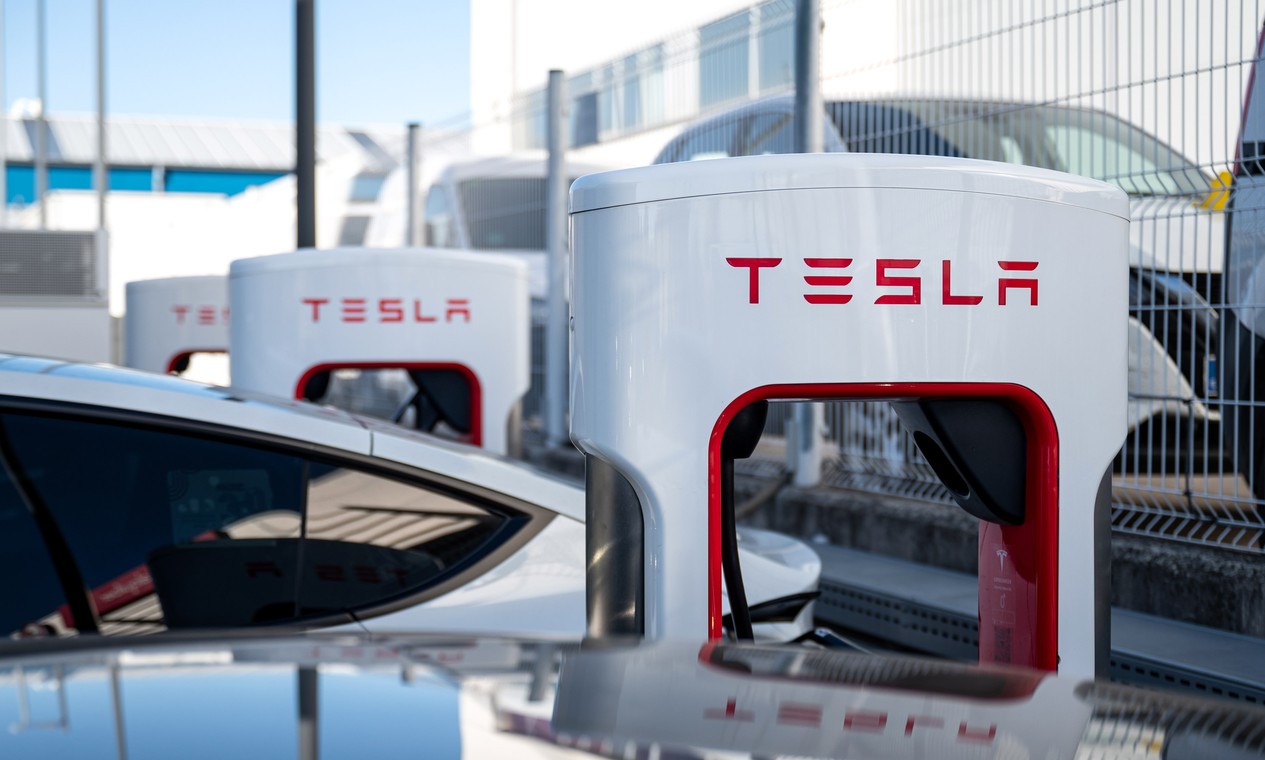 Musk desfaz acordo sobre uso de carregadores elétricos da Tesla por outras montadoras