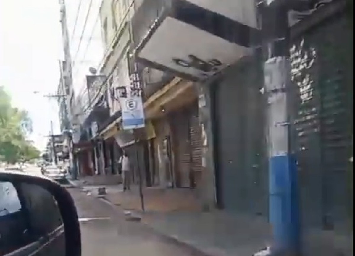 Traficantes mandam comércio fechar, após morte de suspeitos em confronto com a PM em São João de Meriti