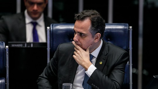 Pacheco adia sessão sobre vetos, governo evita derrotas, e Lira demonstra insatisfação