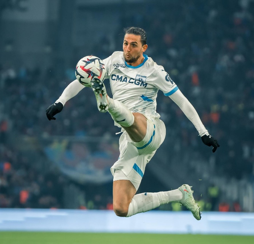 'Tudo se paga um dia': Rabiot se posiciona após torcida do PSG ofender ...