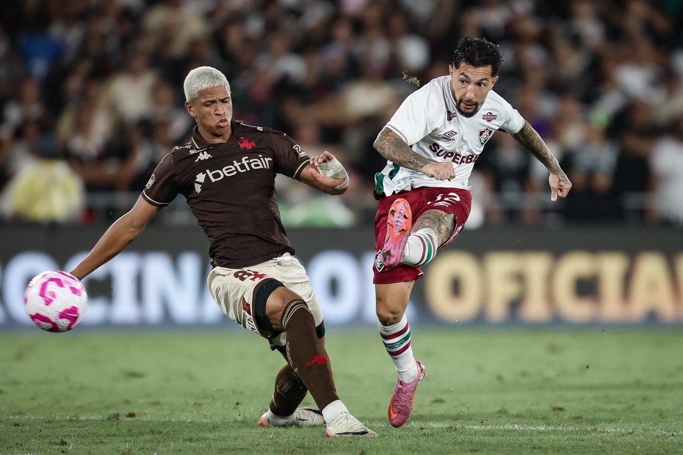 Vasco, de Barros, venceu o Fluminense, de Acosta, por 2 a 0 — Foto: MARCELO GONÇALVES / FLUMINENSE