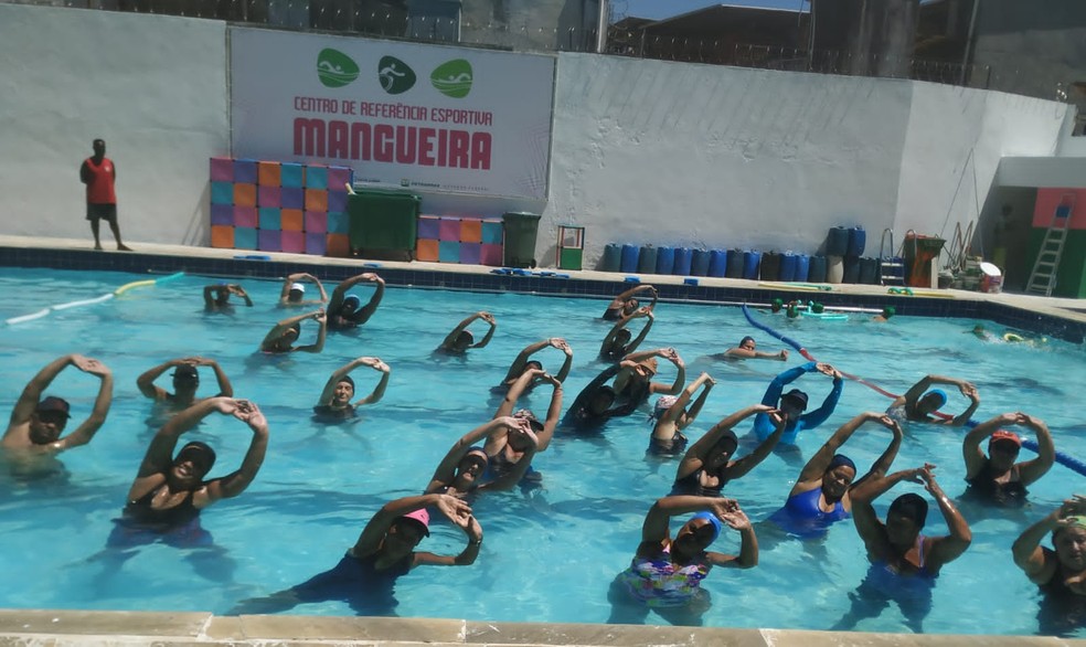Há novas turmas de natação no centro esportivo da Mangueira — Foto: Divulgação/Secretaria municipal de Esportes