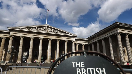 Museu Britânico recupera total de 626 objetos de tesouro desaparecido, incluindo gemas semipreciosas; fotos