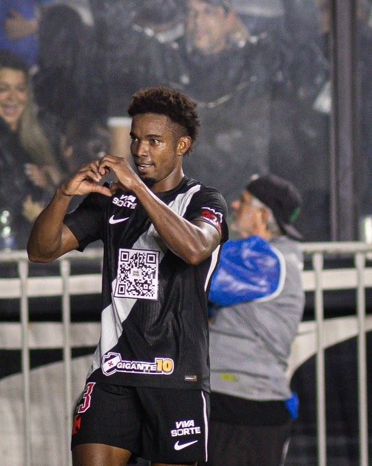 Vasco faz o dever de casa, vence o Athletico e sobe na tabela