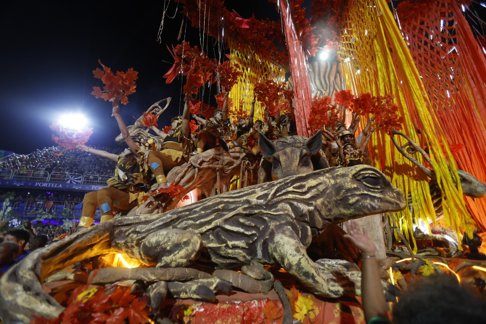 Desfile da Acadêmicos de Niterói — Foto: Alexandre Cassiano / Agência O Globo