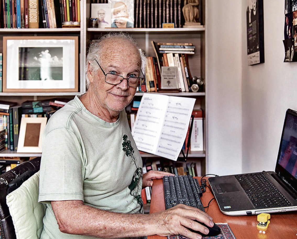 Jaime Leibovitch em sua casa no Retiro dos Artistas — Foto: Ana Branco