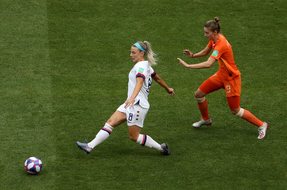 Holanda bate EUA e conquista primeira vaga nas quartas da Copa