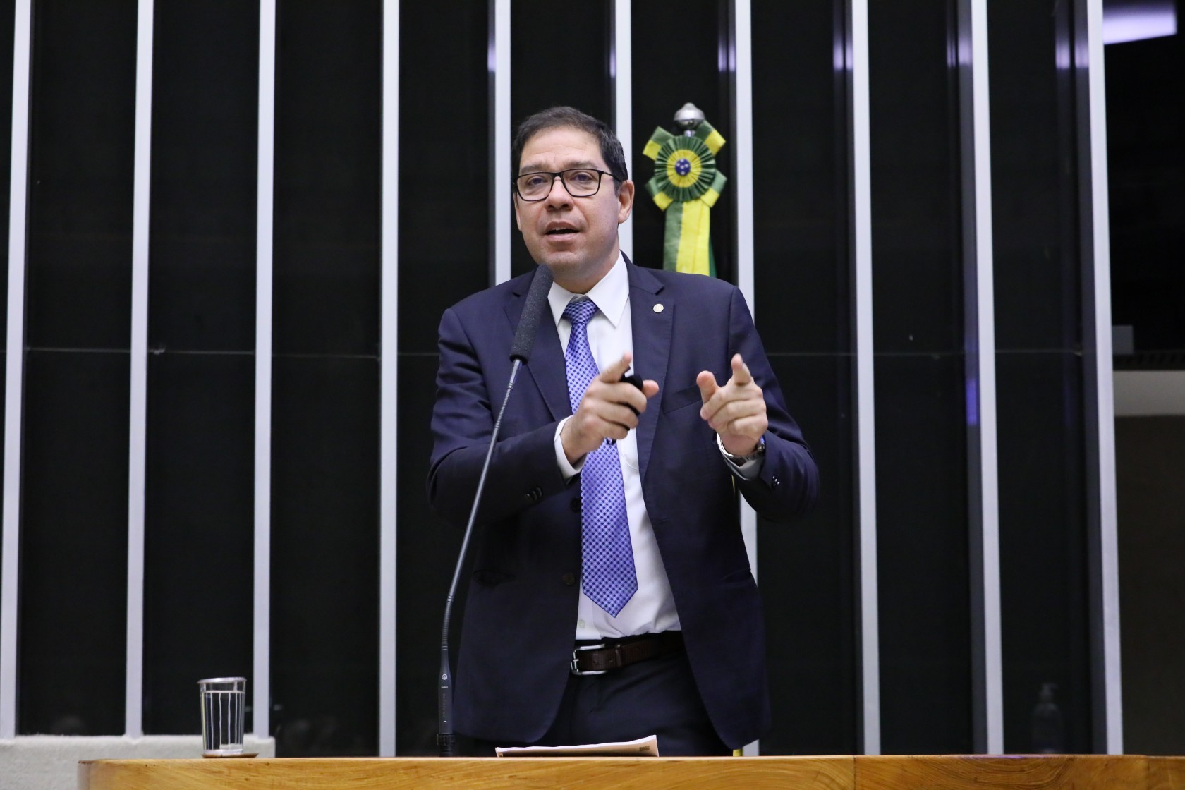 Lavanderia da família de deputado do PL-RJ tem crescimento suspeito durante governo