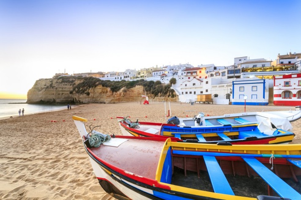 Principal praia de Carvoeiro, onde fica a boate Bote e os restaurantes da cidade Getty Images/iStockphoto — Foto:         