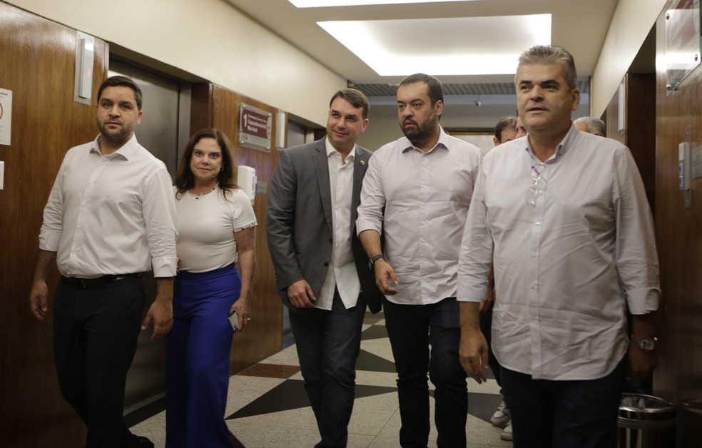 Thiago Pampolha, Flávio Bolsonaro, Cláudio Castro e Washington Reis  — Foto: Alexandre Cassiano/Agência O Globo