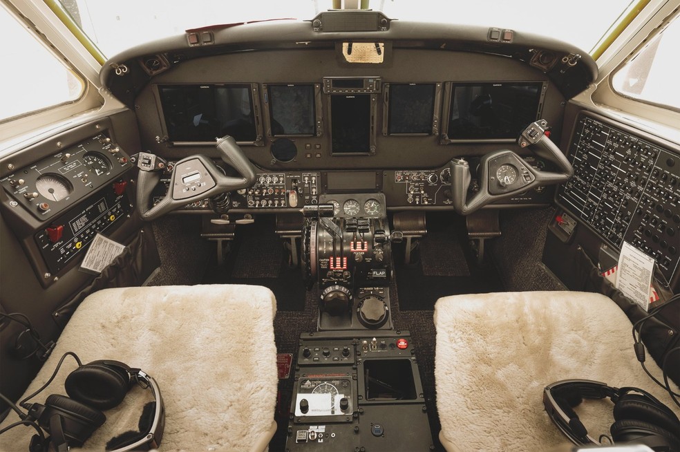 Cabine do King Air F90 — Foto: Reprodução