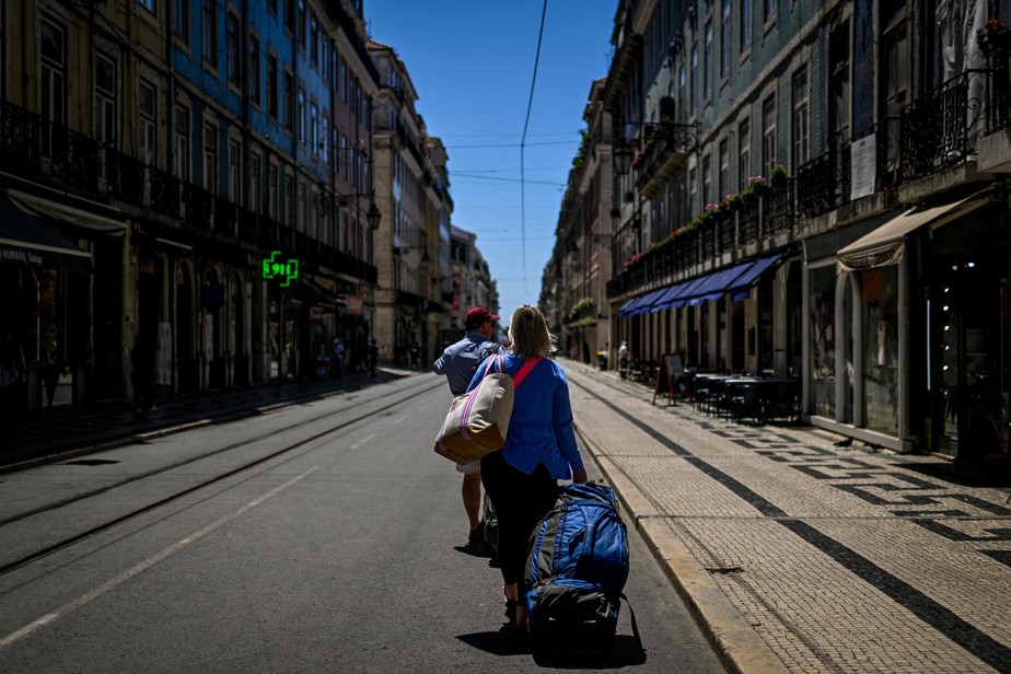 Brasileiros se assustam com aluguel de quarto em Portugal por mais de R$ 5 mil