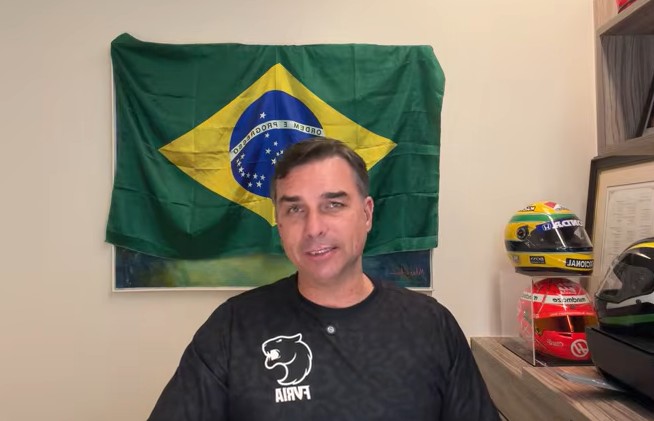 Flávio defende vídeo de Bolsonaro criado por IA e nega irregularidade: ‘Não tinha nada de errado’ - QTU Questões do Universo
