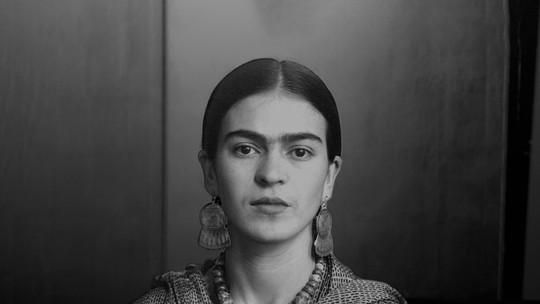 Nos 70 anos de morte de Frida Kahlo, exposição reúne material inédito há meio século