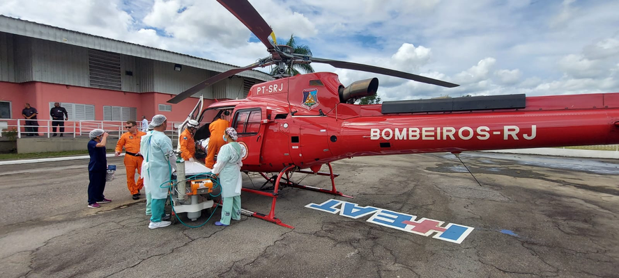 Equipe de socorristas leva de helicóptero a escritora Roseana Murray para hospital