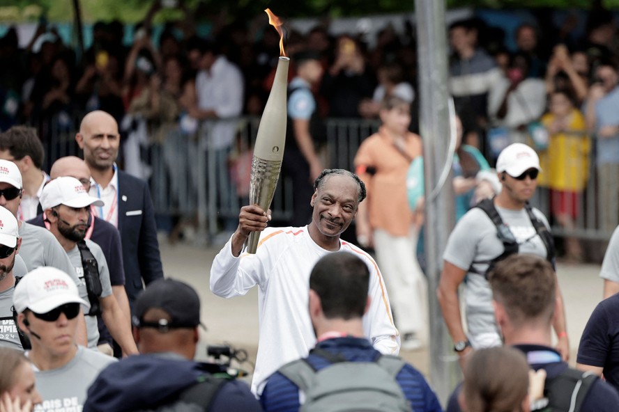 Snoop Dogg participou do Revezamento da Tocha na cerimônia de abertura dos Jogos Olímpicos de Paris 2024