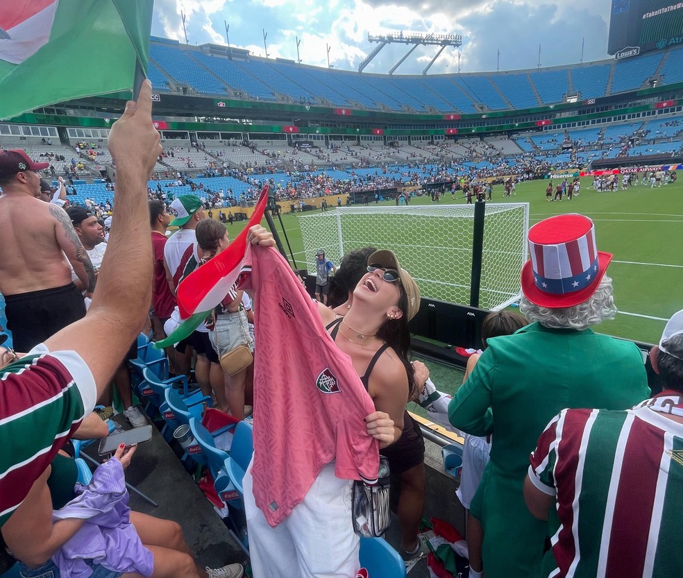 A capixaba Laís Ferolla decidiu alongar a viagem para ver o Flu — Foto: Arquivo Pessoal