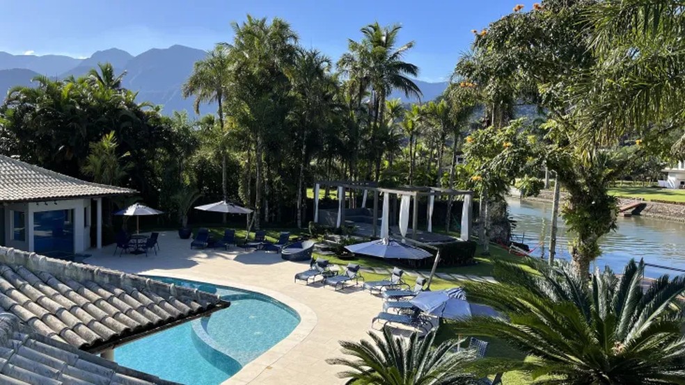 Virginia Fonseca estreia mansão em Mangaratiba comprada de Emerson Sheik  por R$ 27 milhões; veja fotos