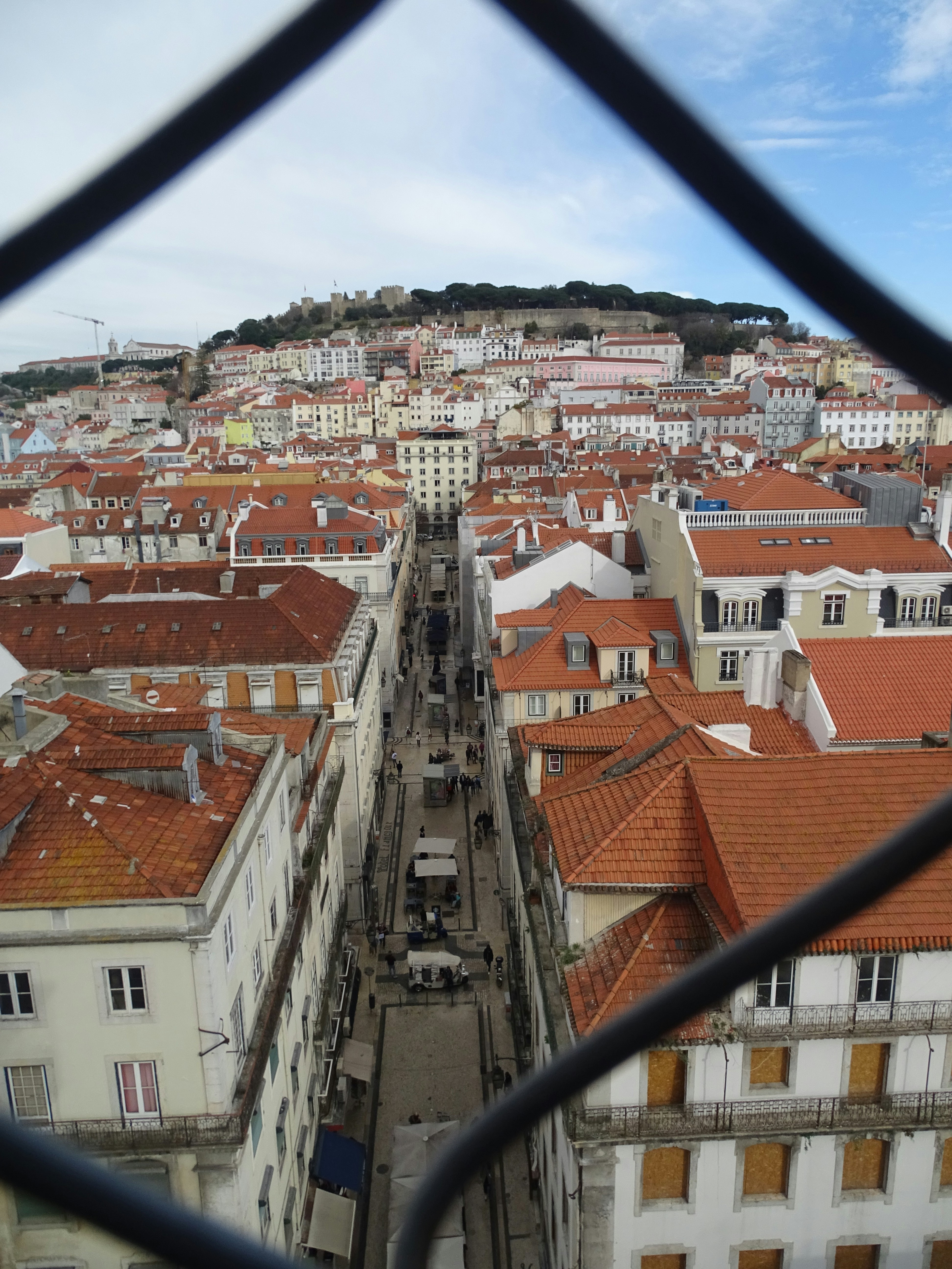 Portugal vota detenção ʽdesproporcionalʼ na última parte da trilogia anti-imigração