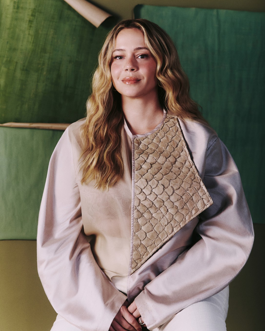 Leandra Leal fala de sua rela&ccedil;&atilde;o com o corpo: 'Passei a enxerg&aacute;-lo como fonte de experi&ecirc;ncias e de prazer'