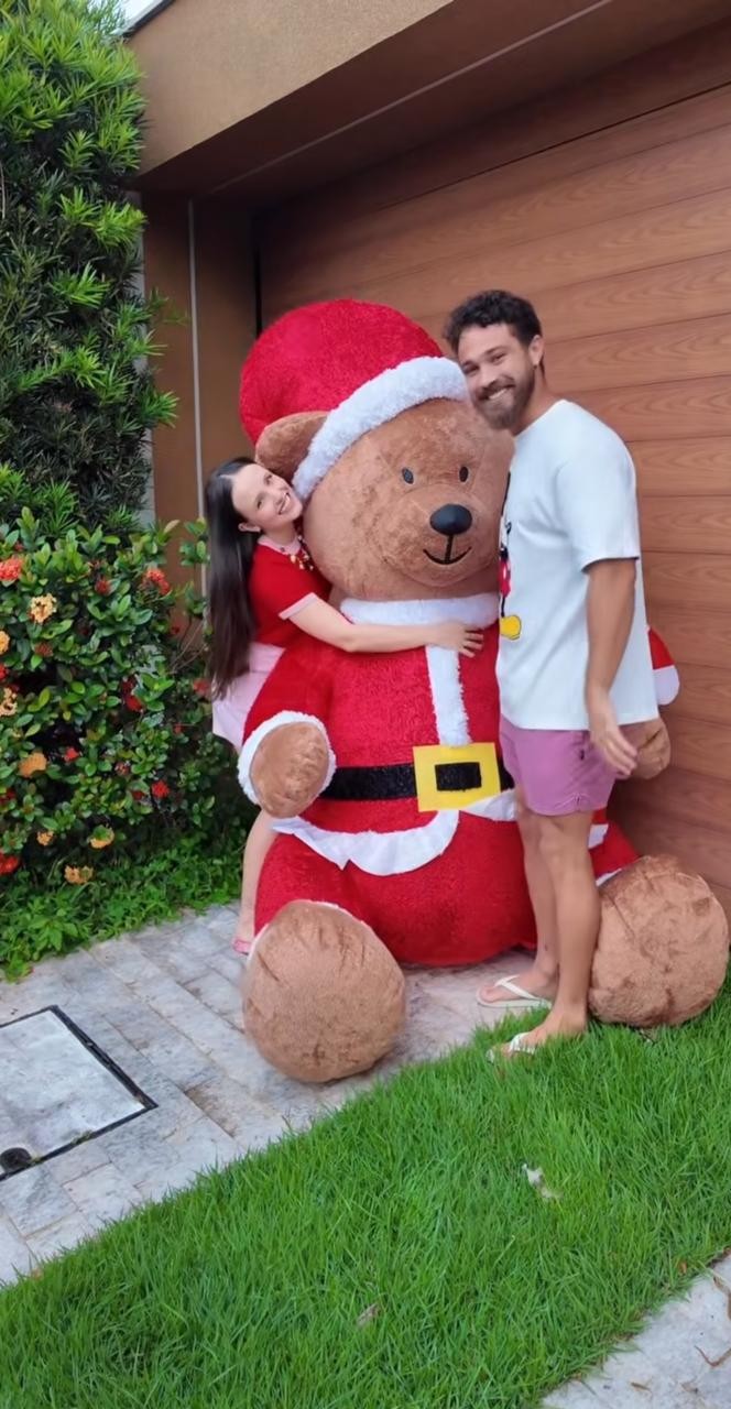 Christmas decoration at Larissa Manoela and André Luiz Frambach — Photo: Reproduction/Instagram