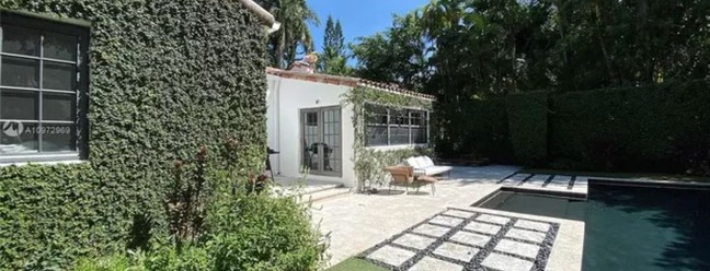 Quintal da mansão de Anitta, em Miami — Foto: Reprodução