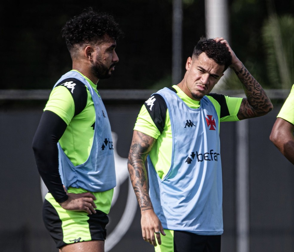 Payet e Coutinho em treino do Vasco — Foto: Leandro Amorim/Vasco