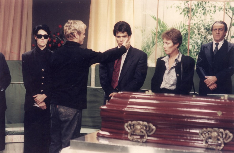 Cena de'A viagem' (1994) reúne Christiane Torloni, Maurício Mattar e Guilherme Fontes — Foto: Fernando Quevedo