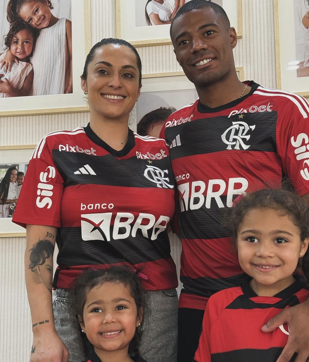 Vanessa Britos, Nicolás De La Cruz e filhas — Foto: Reprodução/Instagram