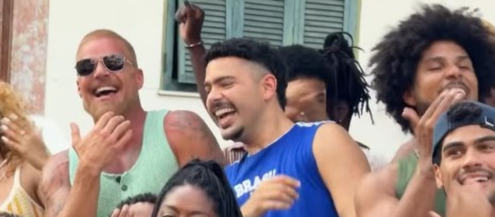 Ricky Martin e Pedro Sampaio gravam clipe de m&uacute;sica no bairro de Santa Teresa, no Rio de Janeiro &mdash; Foto: Reprodu&ccedil;&atilde;o/Instagram