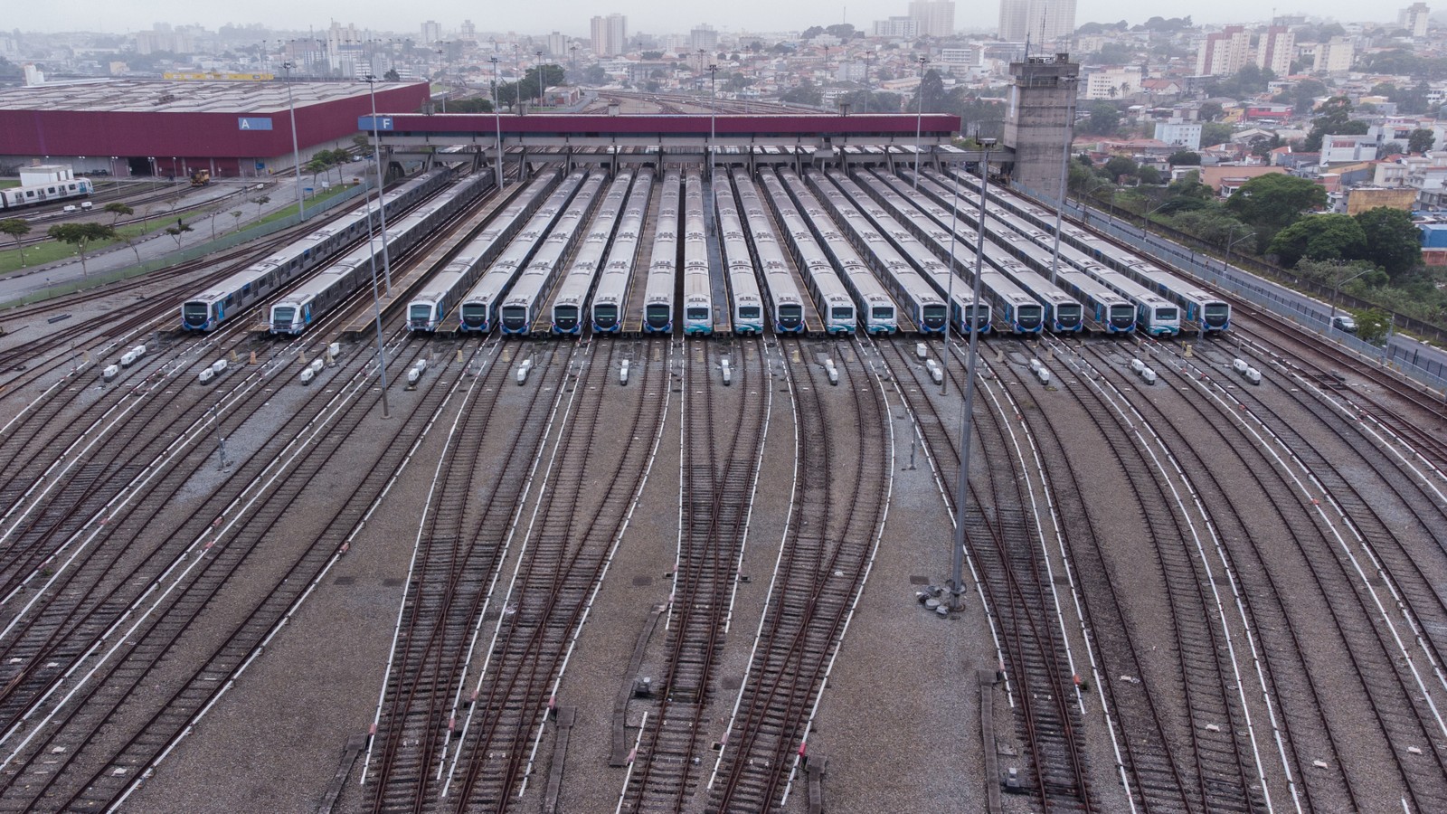 Greve dos metroviários e ferroviários. Garagem do Metrô em Itaquera. — Foto: Edilson Dantas / O Globo